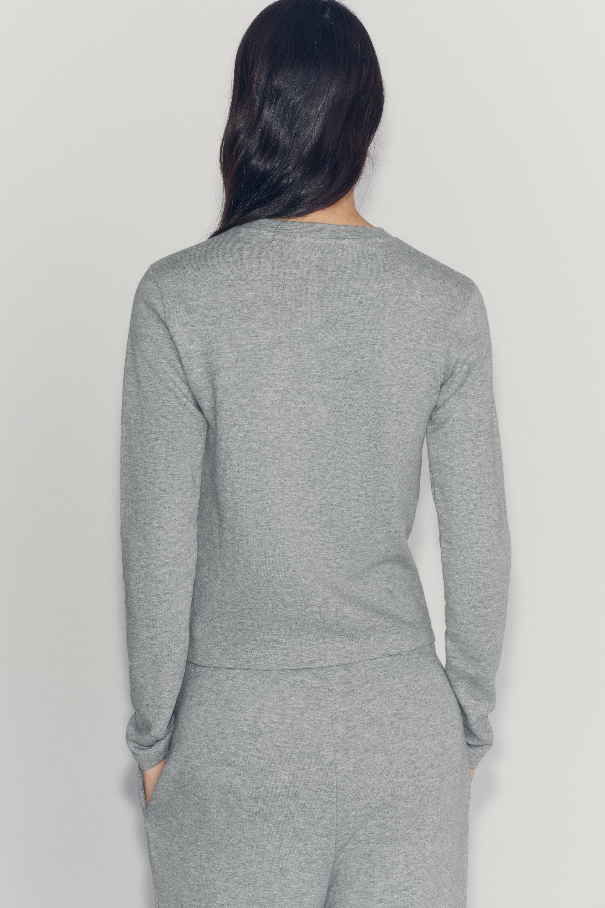 T-SHIRT À COL EN V
